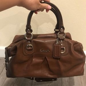 Coach Handbag with detachable strap authentic